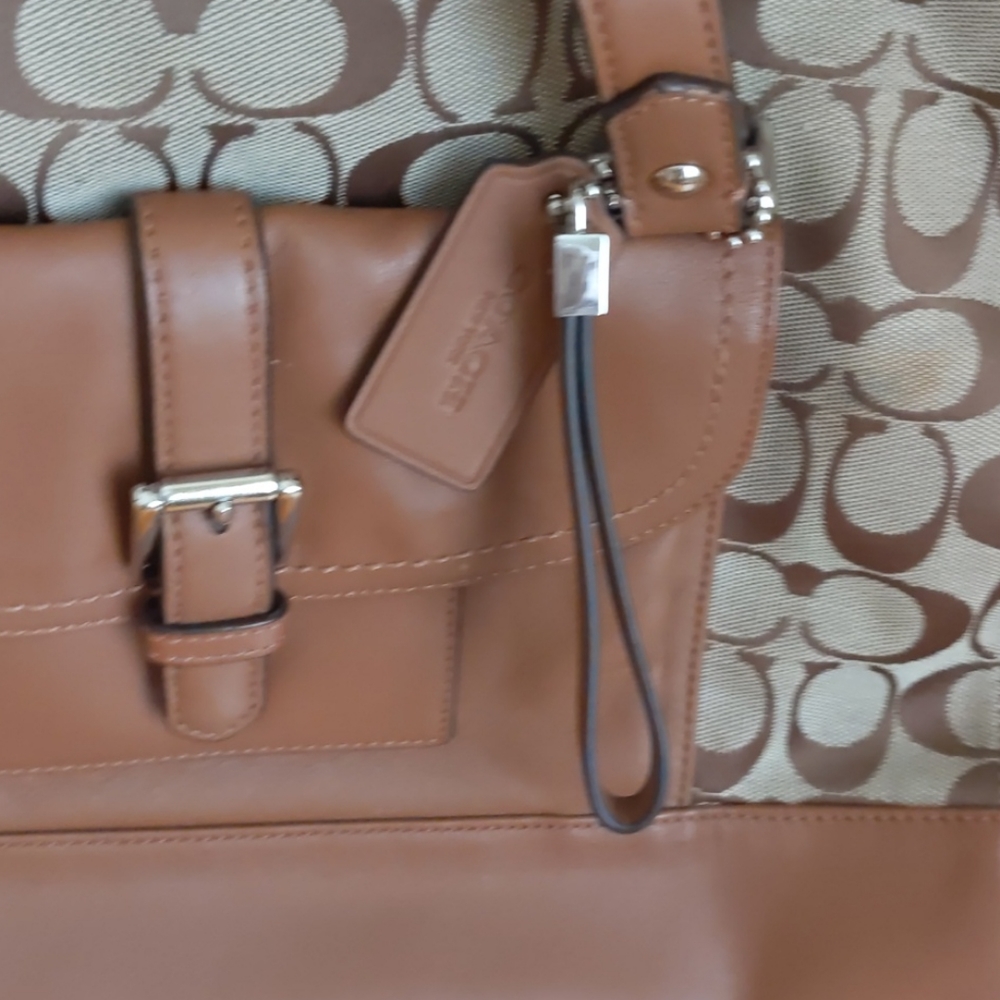 Handbag - Picture 2 of 6